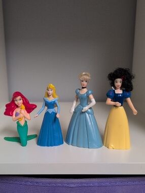Set Of 4 Vintage Y2k McDonald's Disney Princess Figures Snow White, Ariel